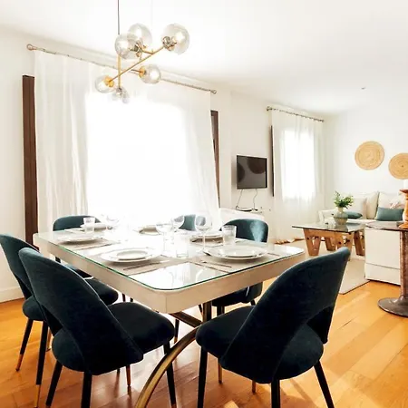 Minty 3bd - Triana Appartement